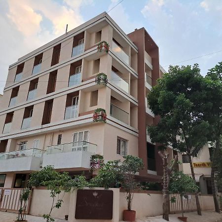 Bouquet Residency Hotell Nashik Exteriör bild