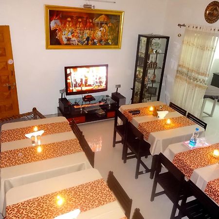 Bouquet Residency Hotell Nashik Exteriör bild