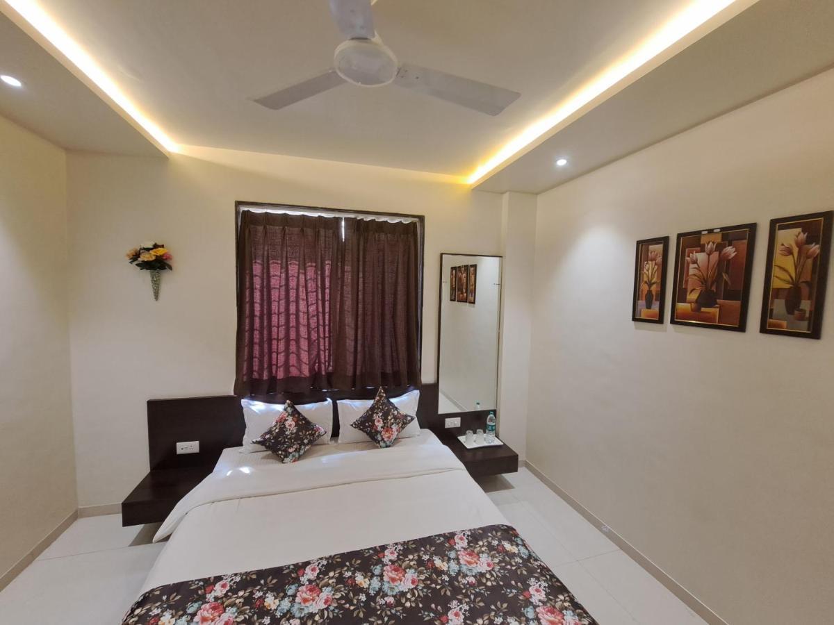 Bouquet Residency Hotell Nashik Exteriör bild