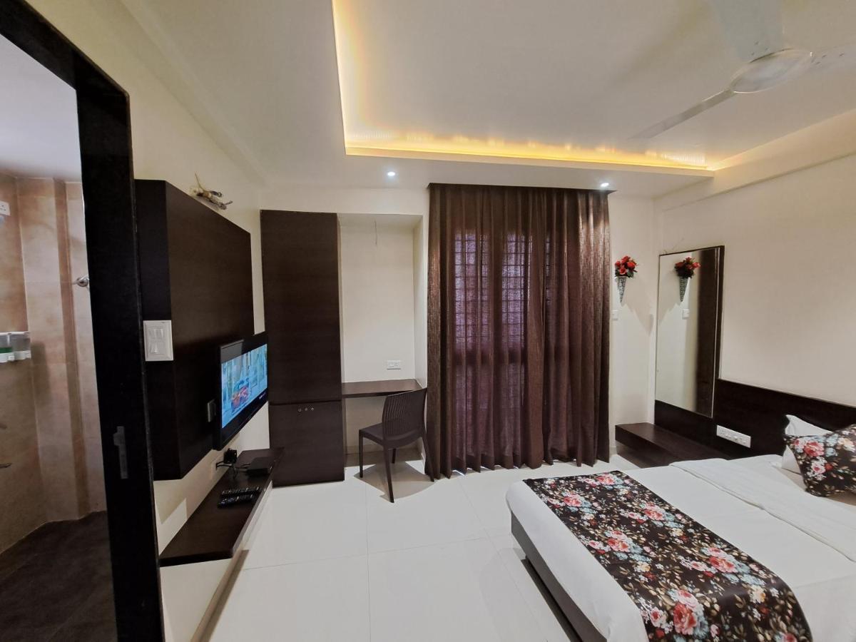 Bouquet Residency Hotell Nashik Exteriör bild