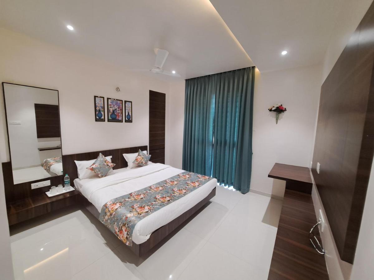 Bouquet Residency Hotell Nashik Exteriör bild