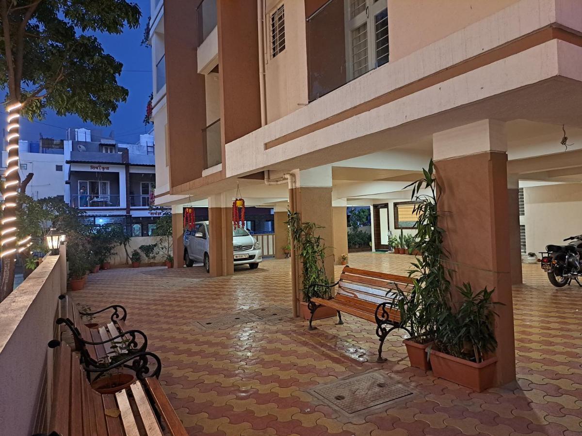 Bouquet Residency Hotell Nashik Exteriör bild